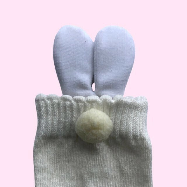 Meia Orelha Pom Pom com aplicação (orelhinha e pom pom)