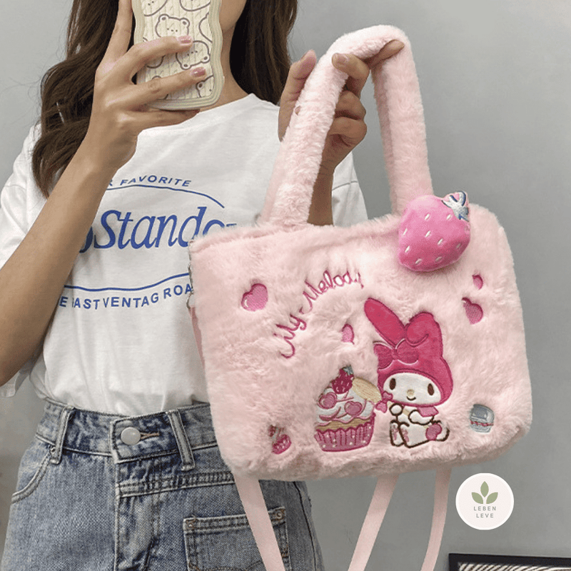 Bolsinha Pelúcia Hello Kitty
